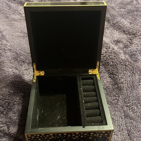 “Just Add Sparkle” Jewelry Box - Picture 3 of 4
